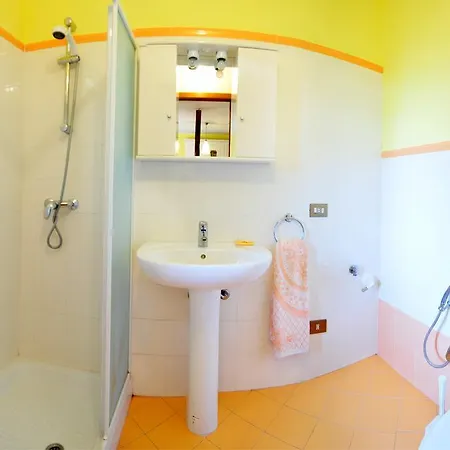 Da Ivana E Valter Apartamento Monforte dʼAlba
